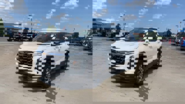 New 2026 Chevrolet Equinox LT w/ Convenience Package II image 4