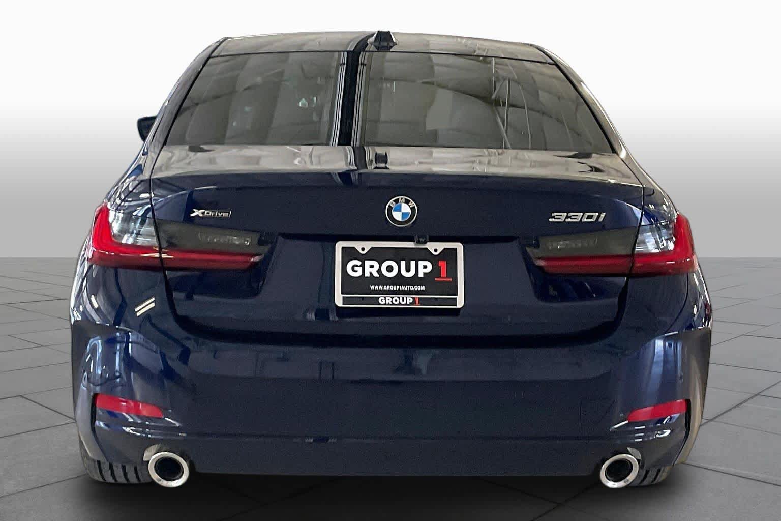 New 2026 BMW 330i xDrive Sedan w/ Premium Package AWD/4WD image 4