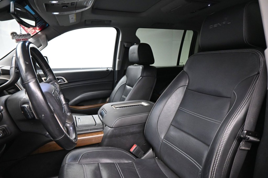 Used 2020 GMC Yukon XL Denali w/ Denali Premium Package RWD image 11