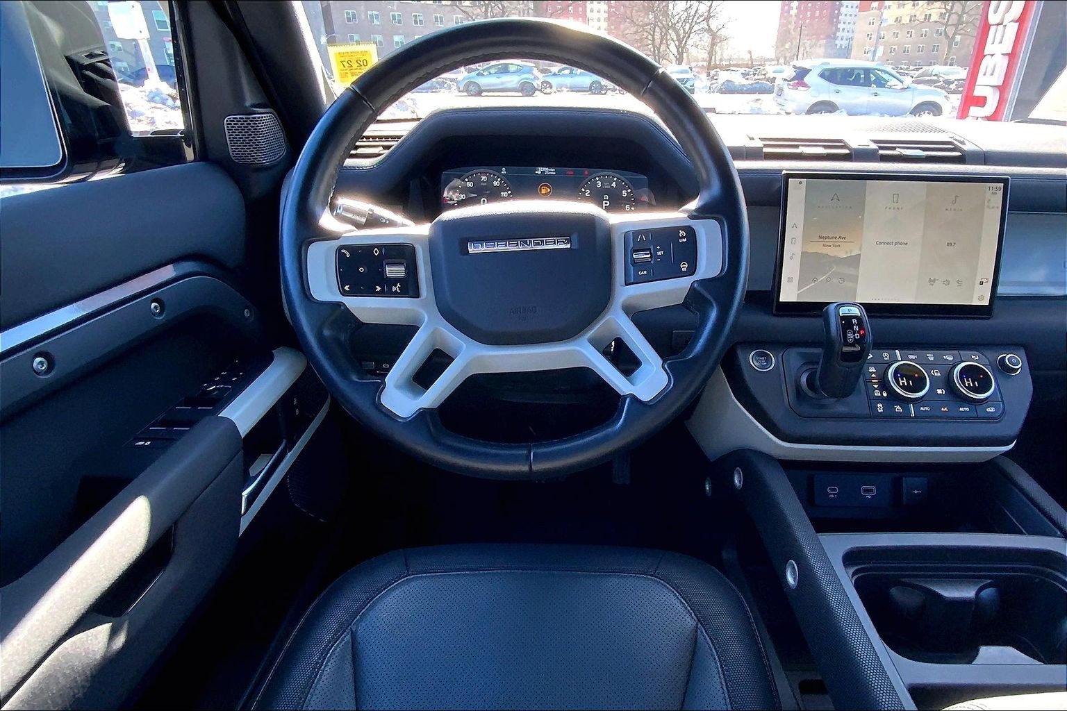 Used 2022 Land Rover Defender 110 X-Dynamic SE image 5