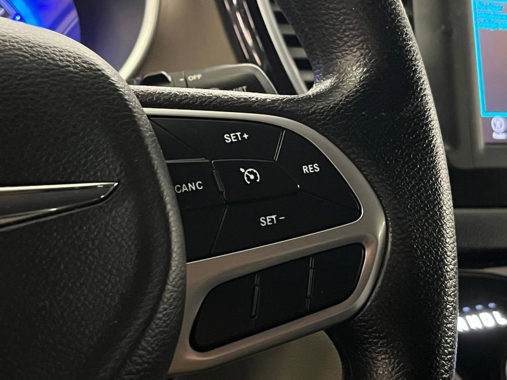 Used 2021 Chrysler Voyager Lxi image 24