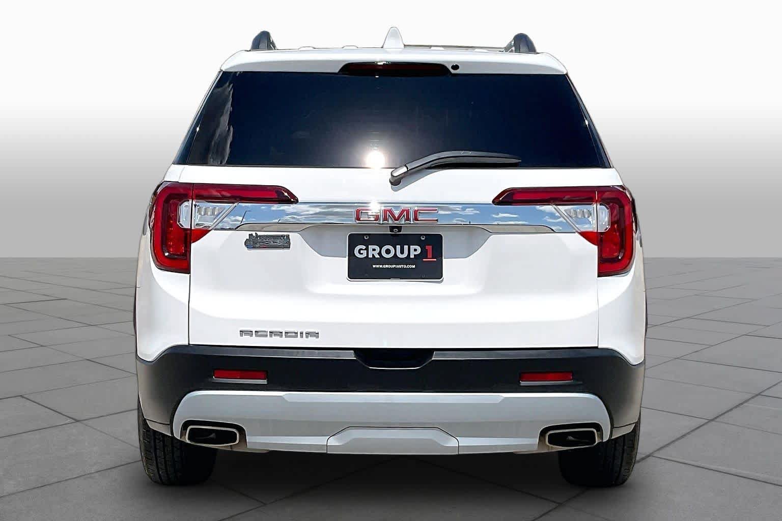 Used 2023 GMC Acadia SLT w/ Technology Package FWD image 5
