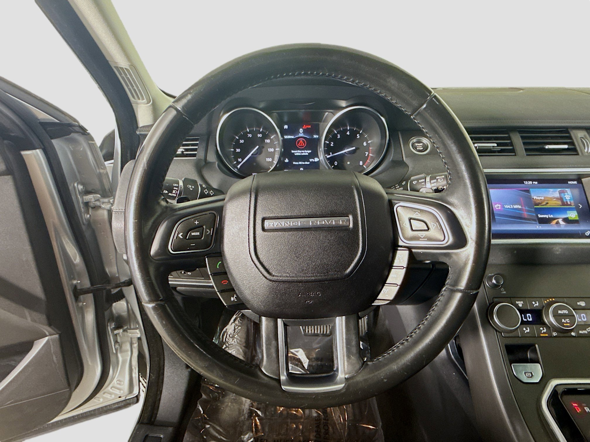 Used 2018 Land Rover Range Rover Evoque SE AWD/4WD image 13