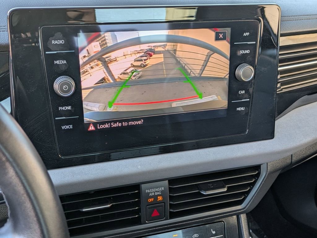 Used 2025 Volkswagen Jetta SE image 16