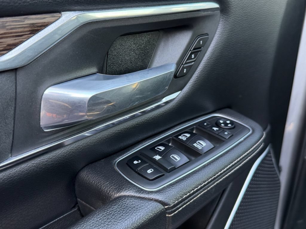 Used 2019 RAM 1500 Laramie AWD/4WD image 19
