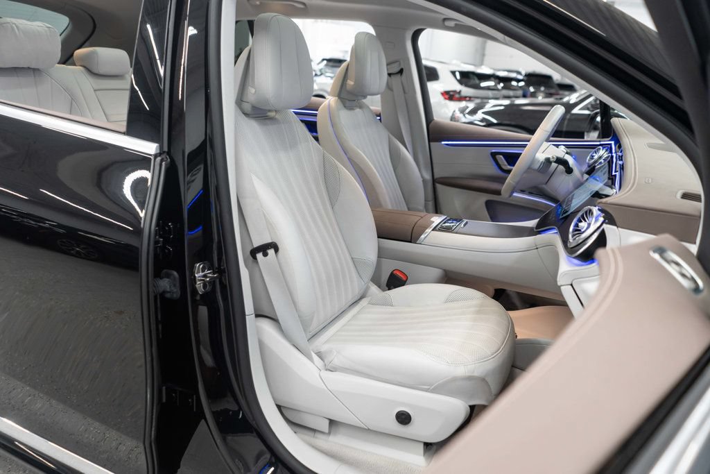 Used 2023 Mercedes-Benz EQS 580 4MATIC SUV image 11