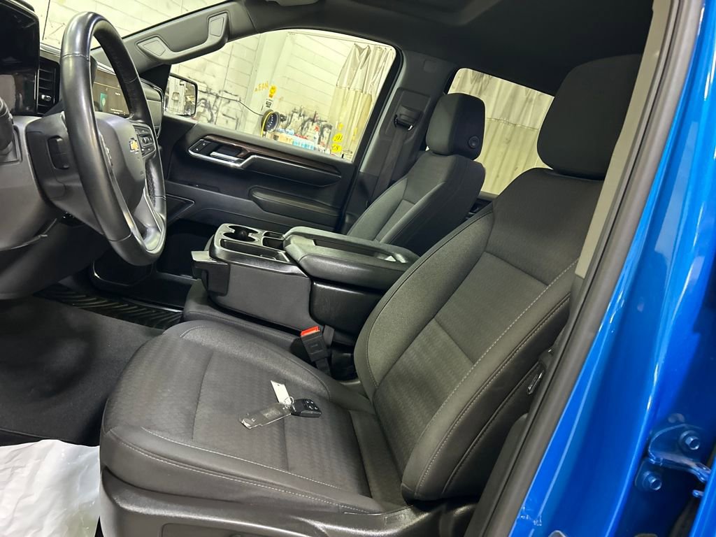 Used 2025 Chevrolet Silverado 1500 LT image 12