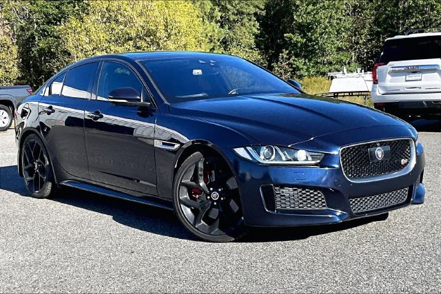Used 2018 Jaguar XE S RWD image 2