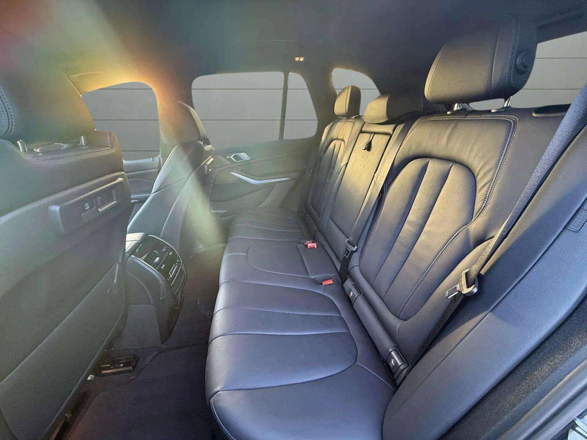 Used 2022 BMW X5 xDrive45e w/ Climate Comfort Package image 21