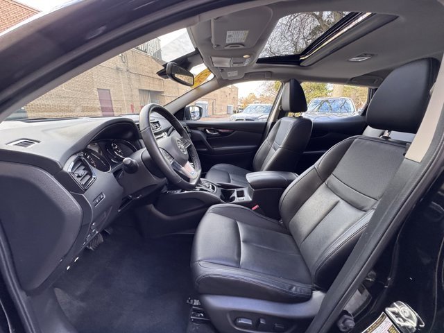 Used 2022 Nissan Rogue Sport SL w/ Premium Package image 21