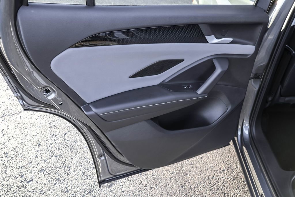 New 2026 Volkswagen Tiguan SE image 30