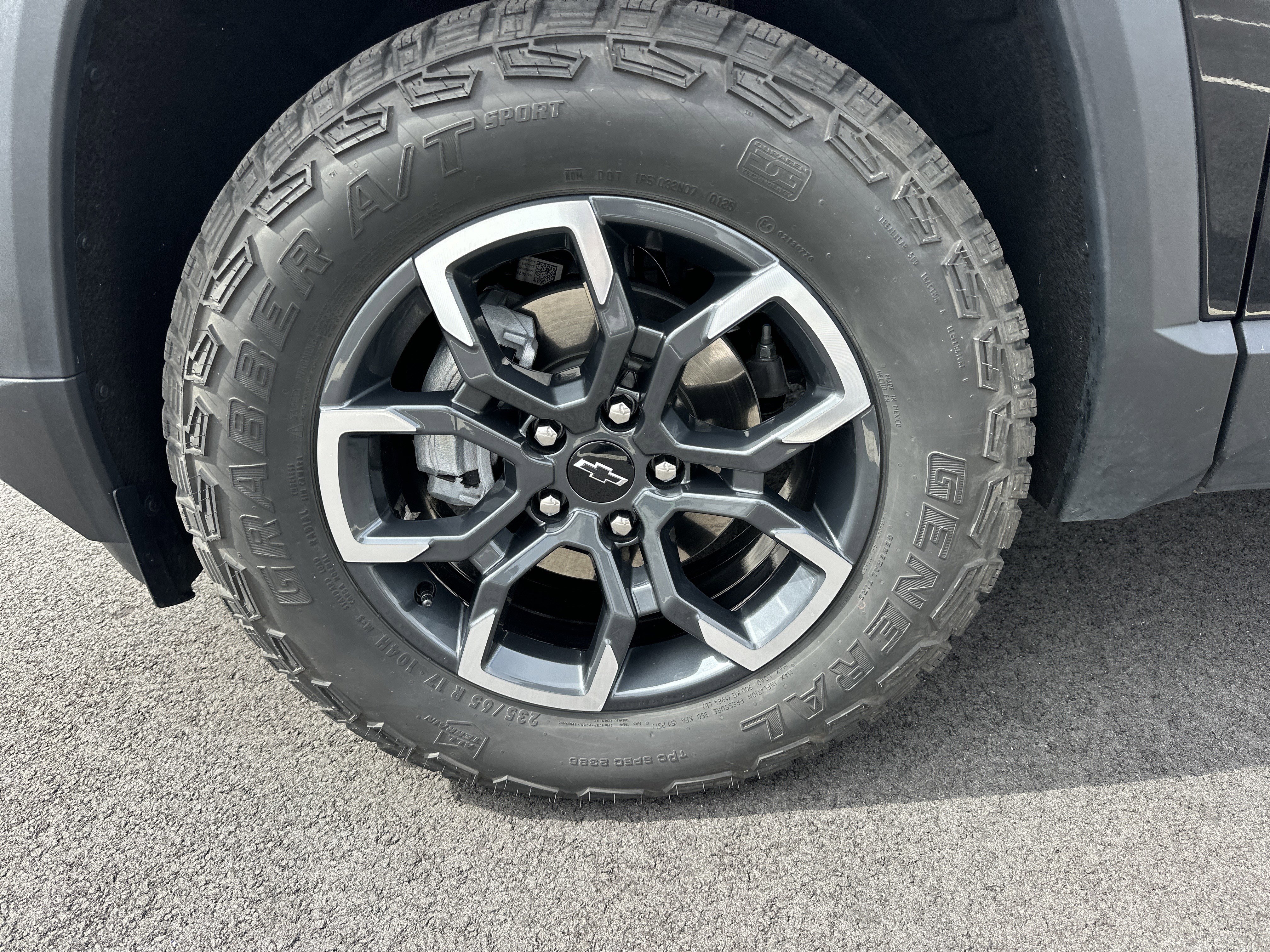 Certified 2026 Chevrolet Equinox ACTIV image 12