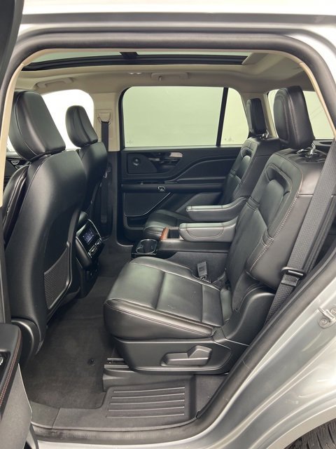 Used 2023 Lincoln Aviator Reserve w/ Equipment Group 201A image 16
