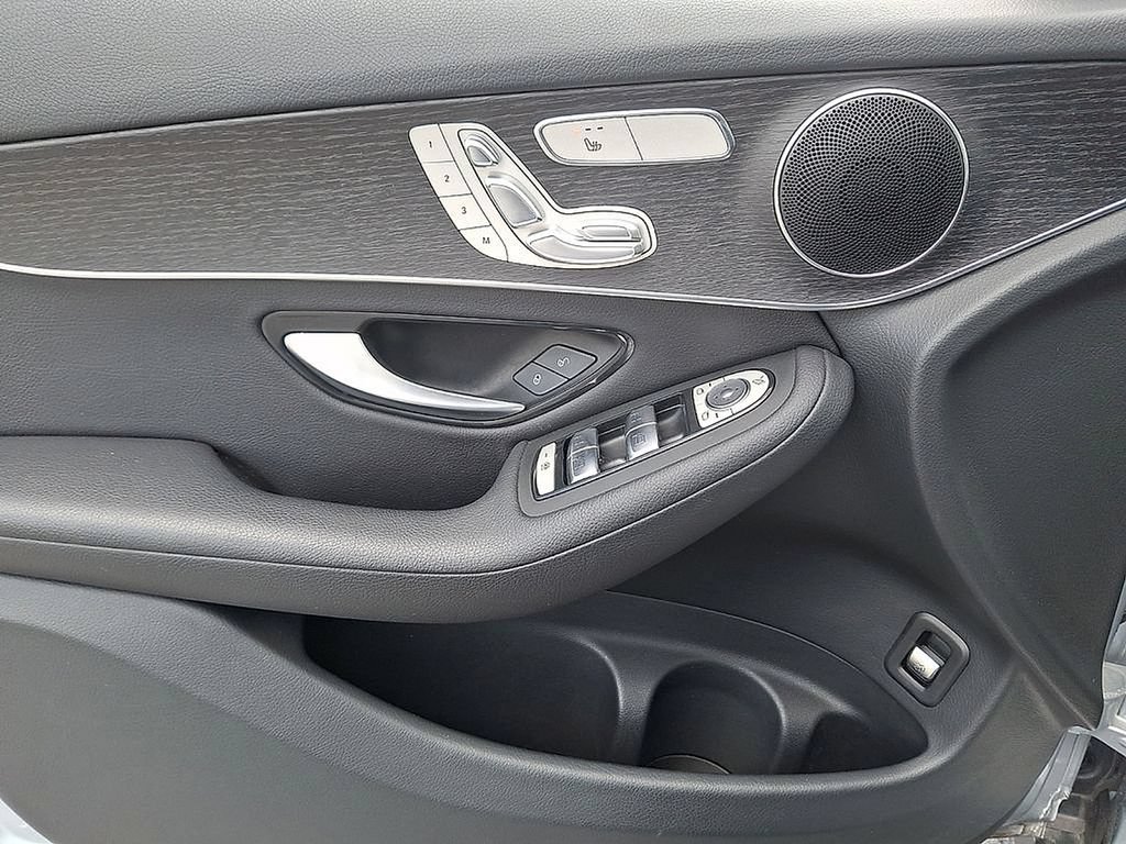 Used 2022 Mercedes-Benz GLC 300 4MATIC image 15