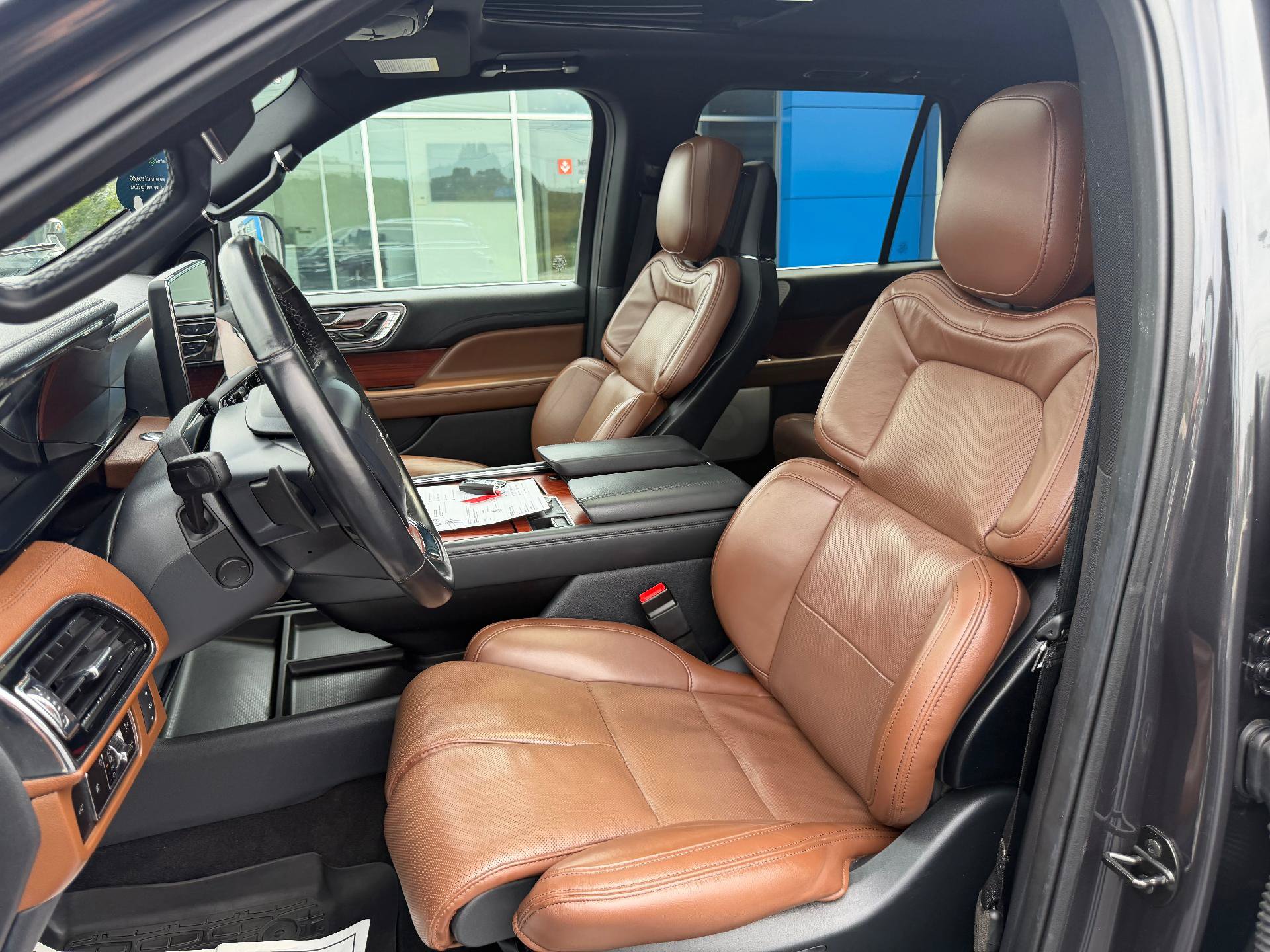 Used 2023 Lincoln Navigator L Reserve AWD/4WD image 19