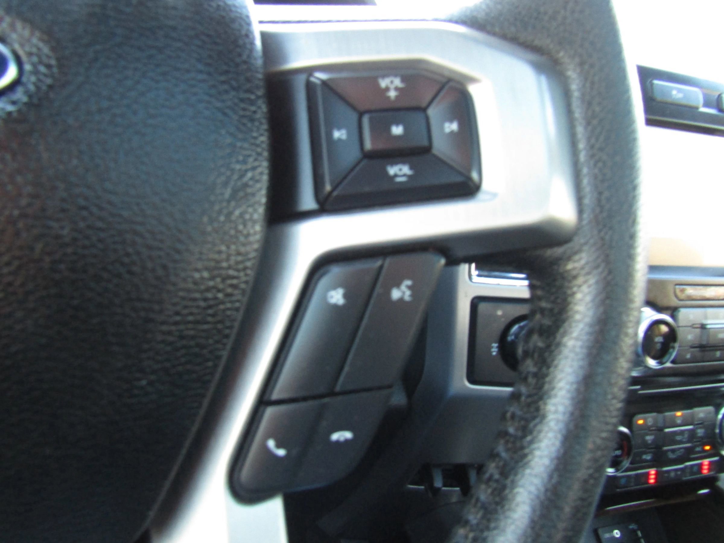 Used 2015 Ford F150 Platinum w/ Equipment Group 701A Luxury image 41