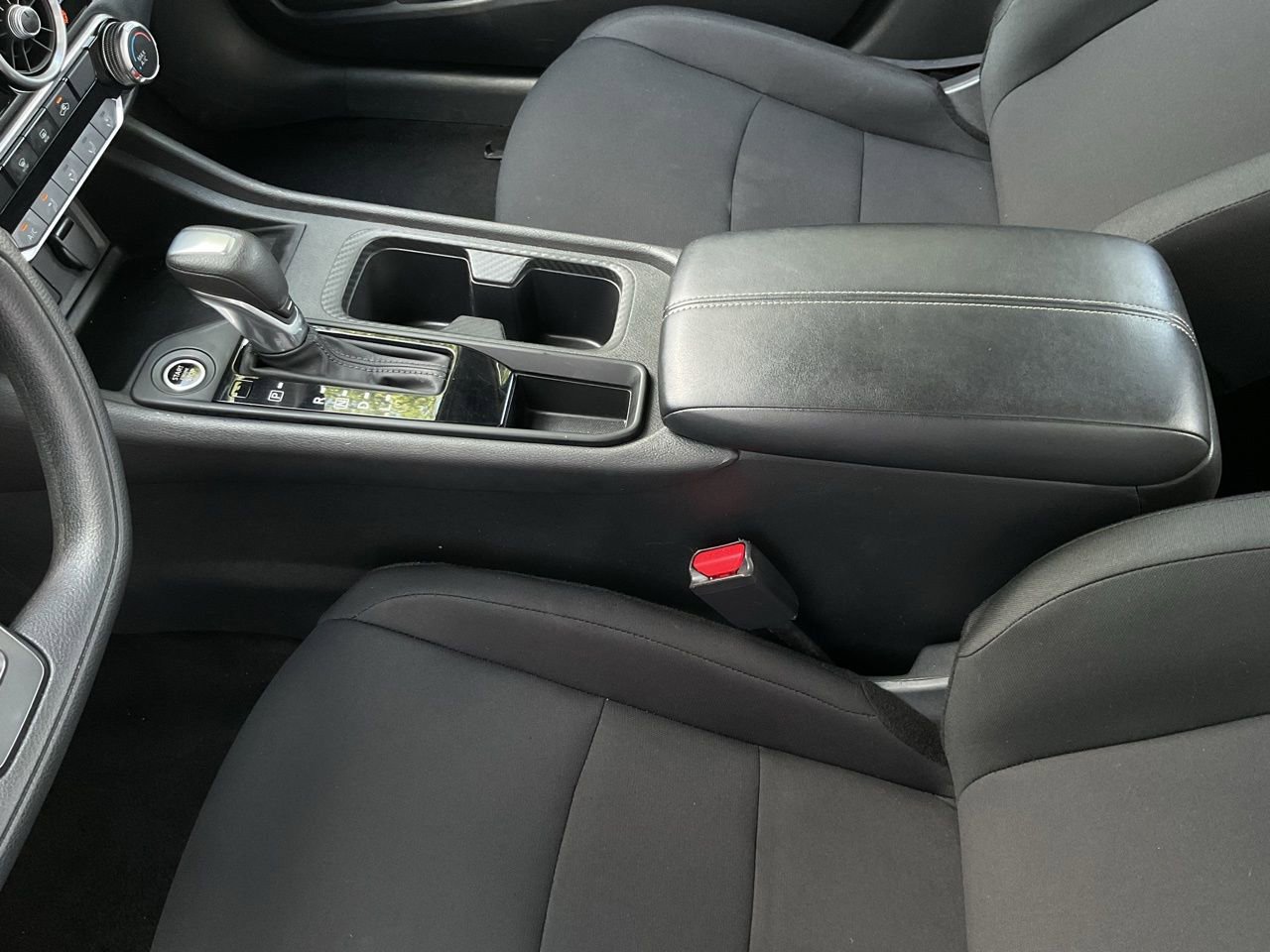 Used 2025 Nissan Sentra S image 32