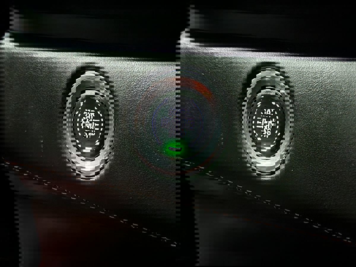 Used 2023 Cadillac Escalade ESV V image 43