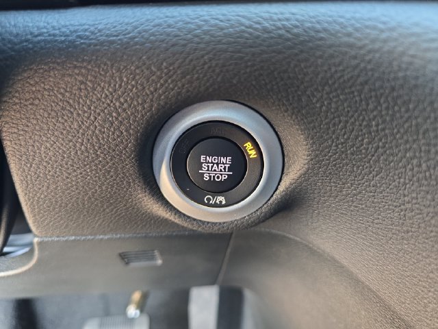 New 2026 Chrysler Pacifica Select w/ S Appearance Package FWD image 26