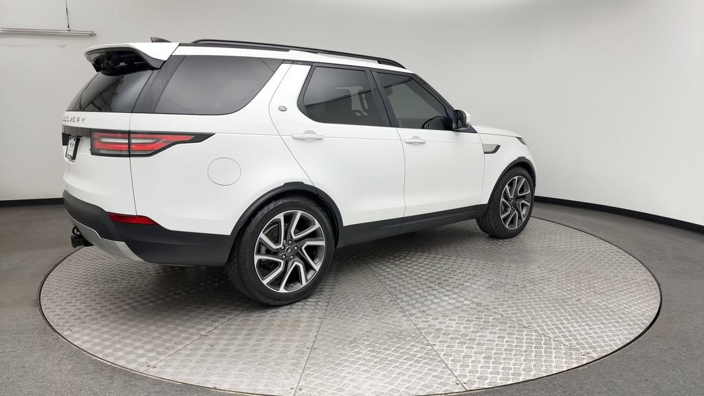 Used 2018 Land Rover Discovery HSE Luxury AWD/4WD image 2