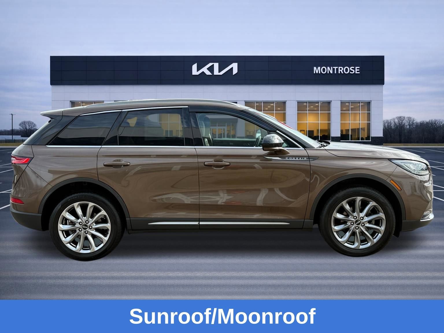Used 2022 Lincoln Corsair AWD w/ Premium Package image 13