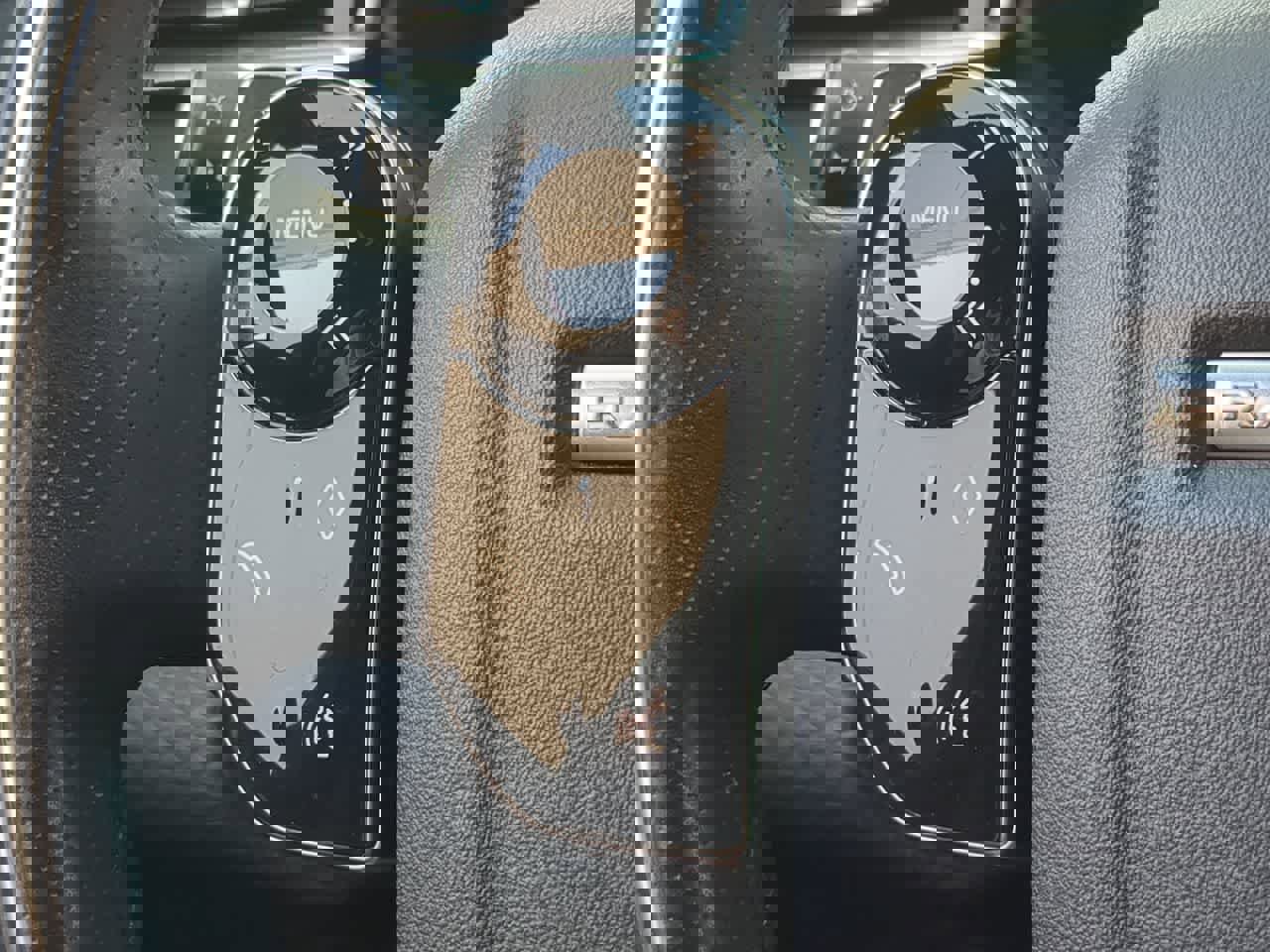 Used 2020 Land Rover Range Rover Velar R-Dynamic S image 25