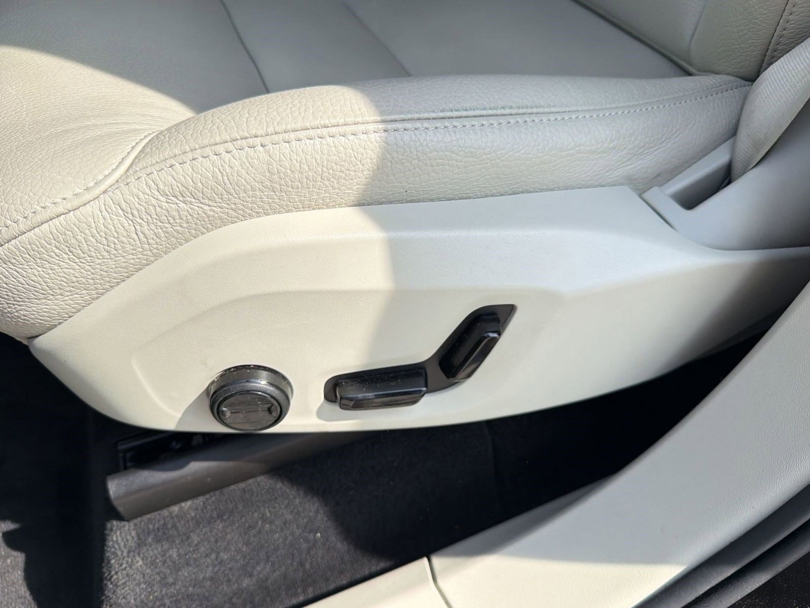 Certified 2024 Volvo XC90 B6 Plus w/ Protection Package Premier image 14