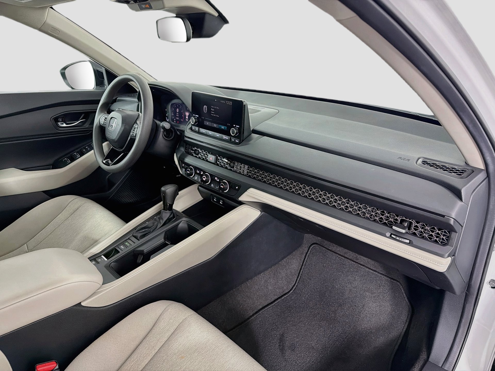 Used 2025 Honda Accord SE image 13