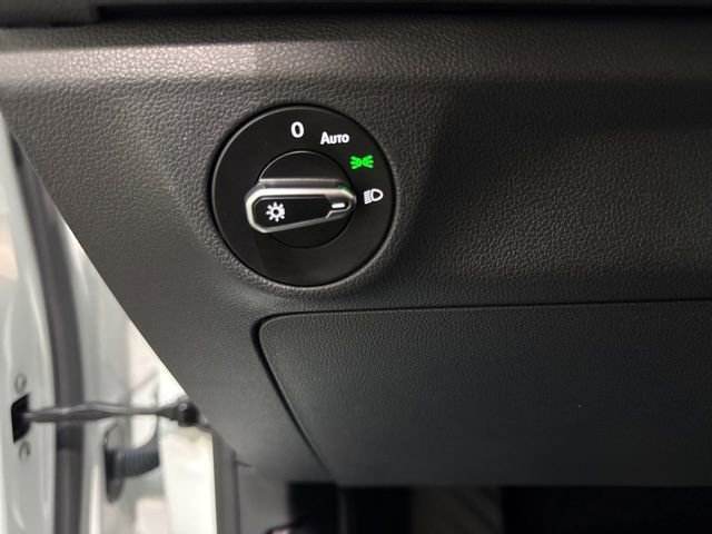 Certified 2024 Volkswagen Jetta SE image 18