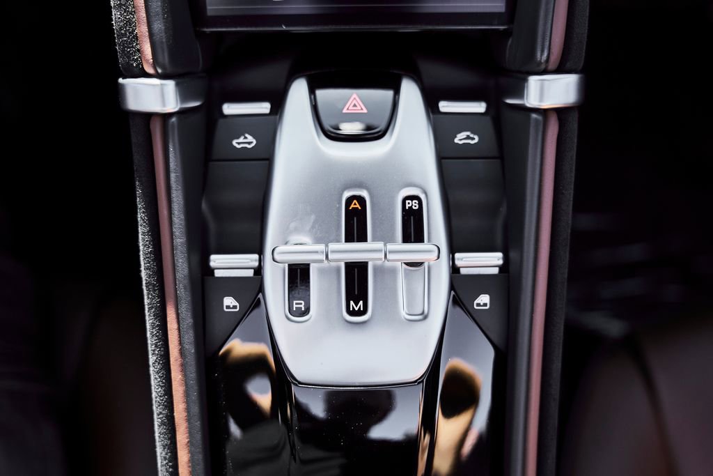 Used 2024 Ferrari Roma Spider RWD image 63
