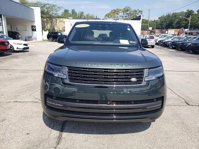 Used 2025 Land Rover Range Rover SE AWD/4WD image 3
