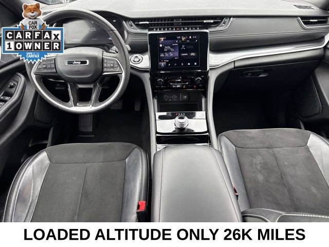Used 2023 Jeep Grand Cherokee Altitude image 4