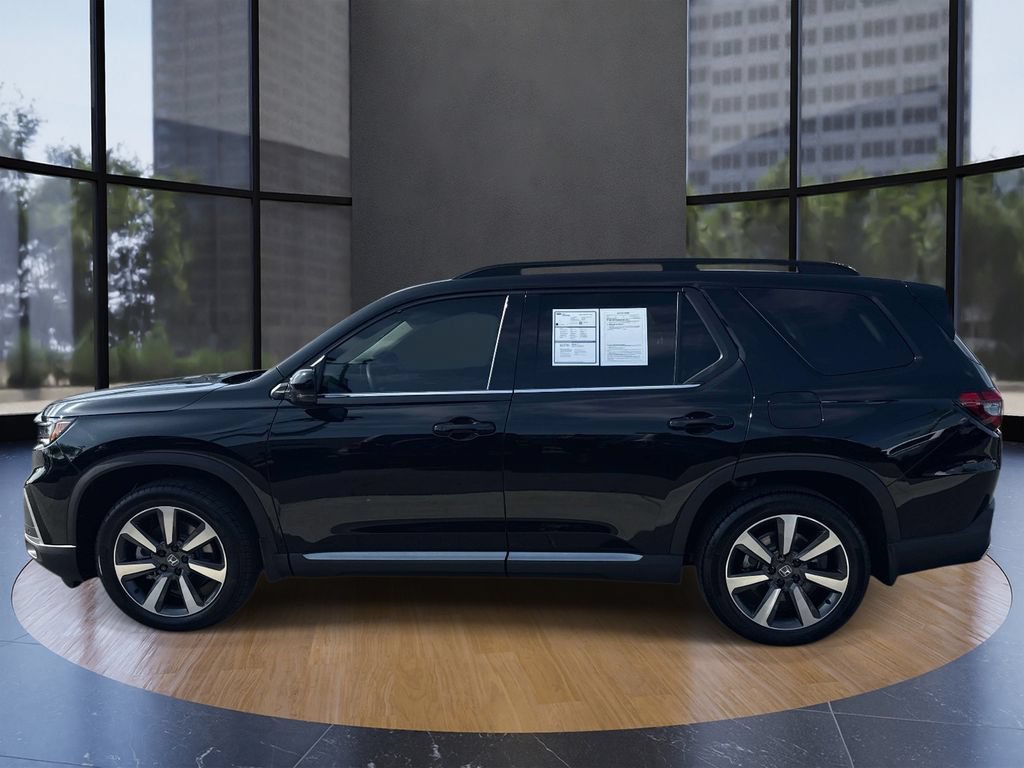 Used 2025 Honda Pilot Touring image 6