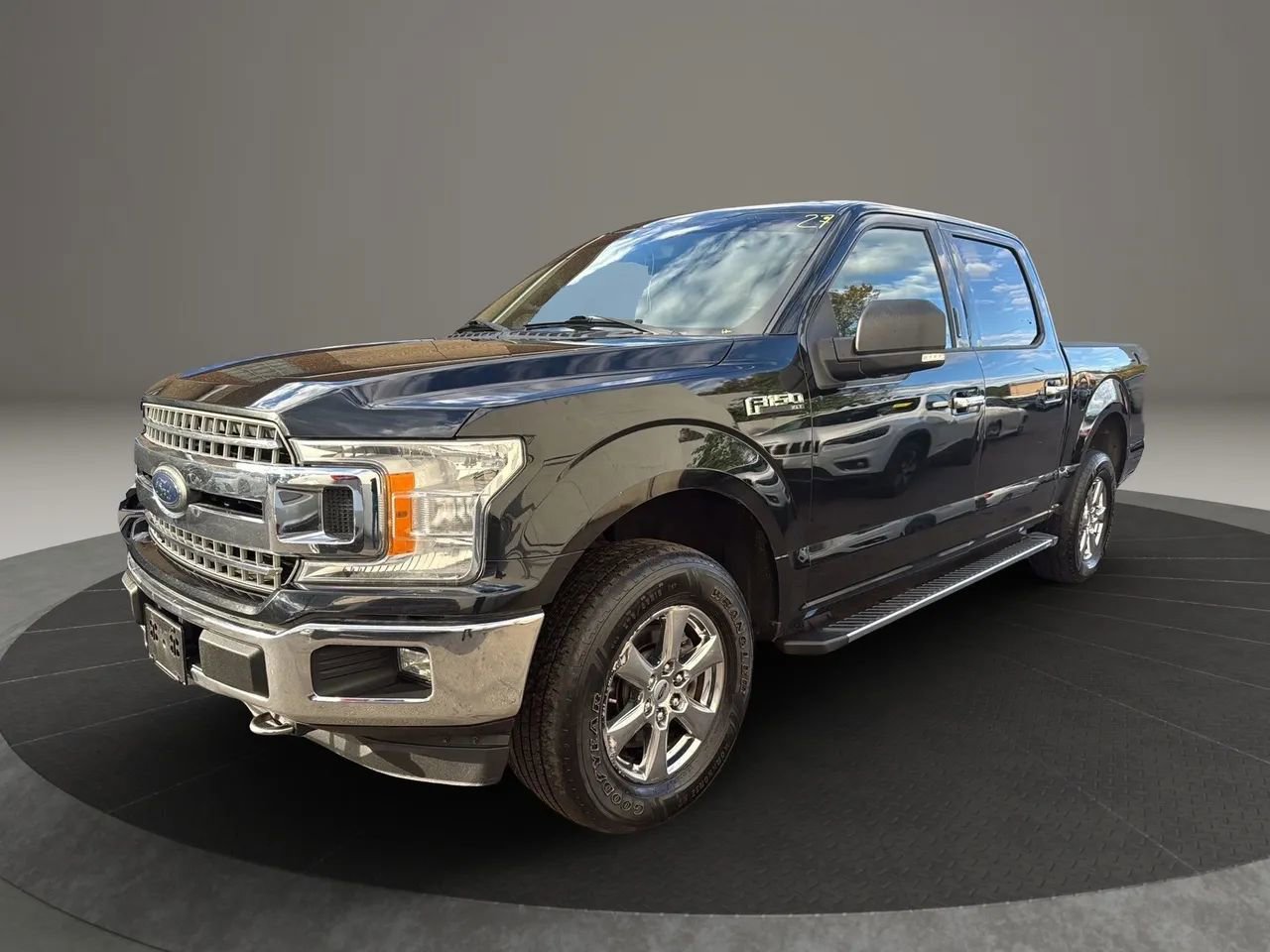Used 2018 Ford F150 XLT w/ Equipment Group 302A Luxury image 1
