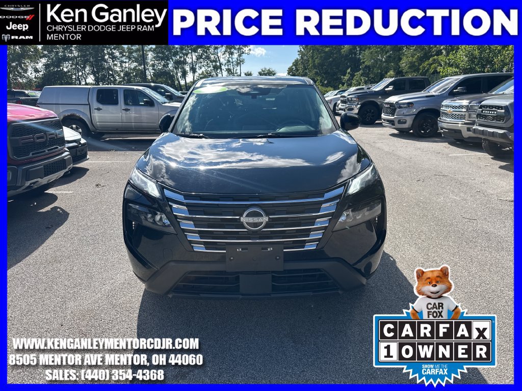 Used 2025 Nissan Rogue SV FWD image 2