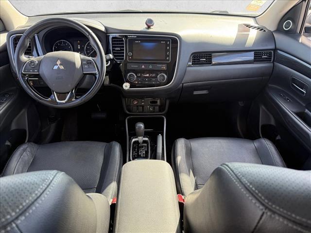 Used 2017 Mitsubishi Outlander SEL image 25