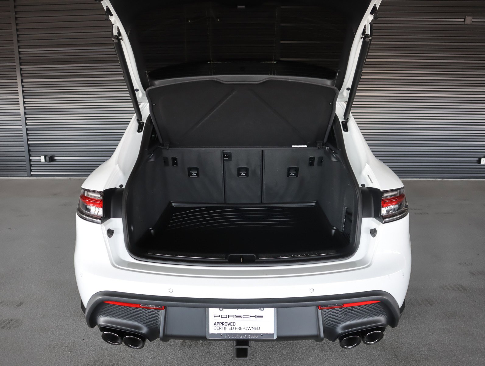 Certified 2026 Porsche Macan AWD/4WD image 29
