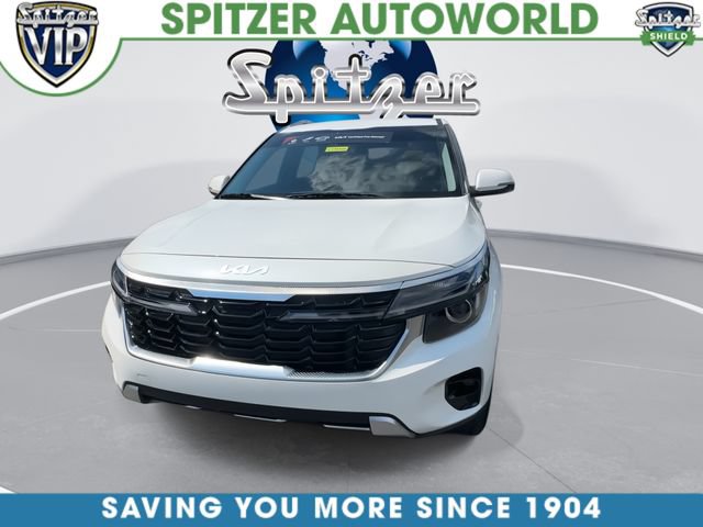 Certified 2025 Kia Seltos EX w/ EX Sunroof Package AWD/4WD image 3
