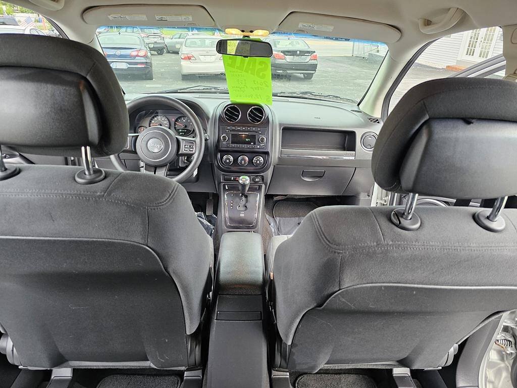 Used 2013 Jeep Compass Sport AWD/4WD image 8