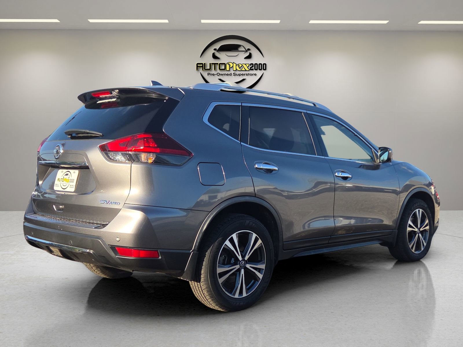 Used 2019 Nissan Rogue SV w/ Premium Package image 7