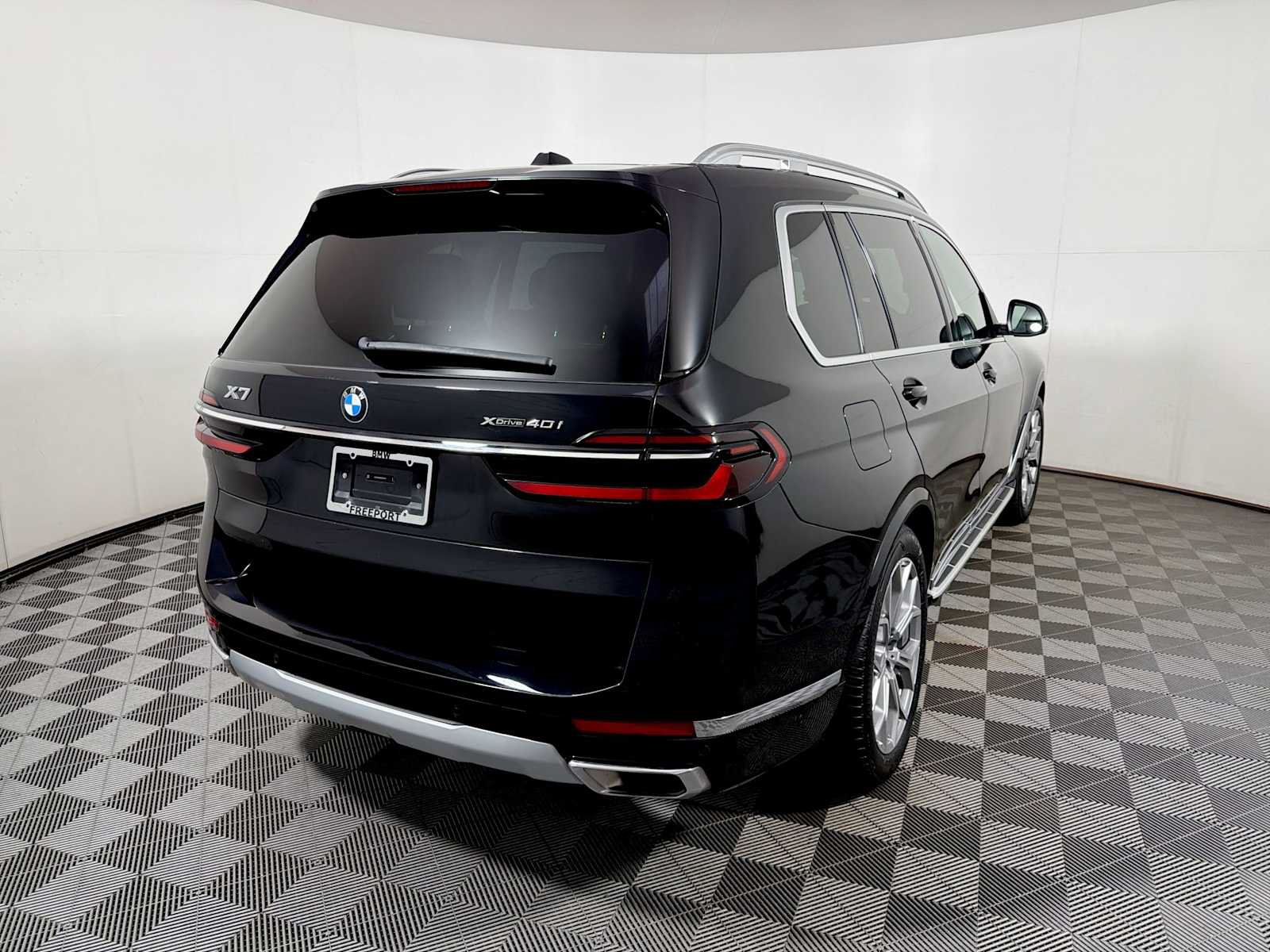 Used 2024 BMW X7 xDrive40i AWD/4WD image 6