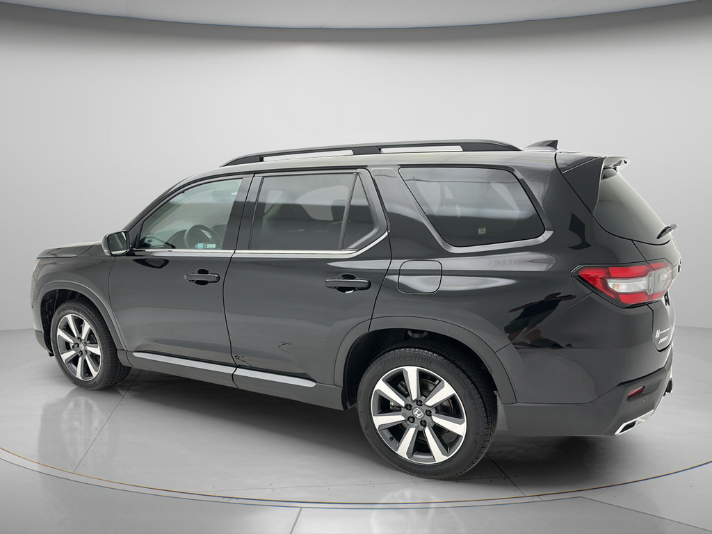 Used 2025 Honda Pilot Elite image 4