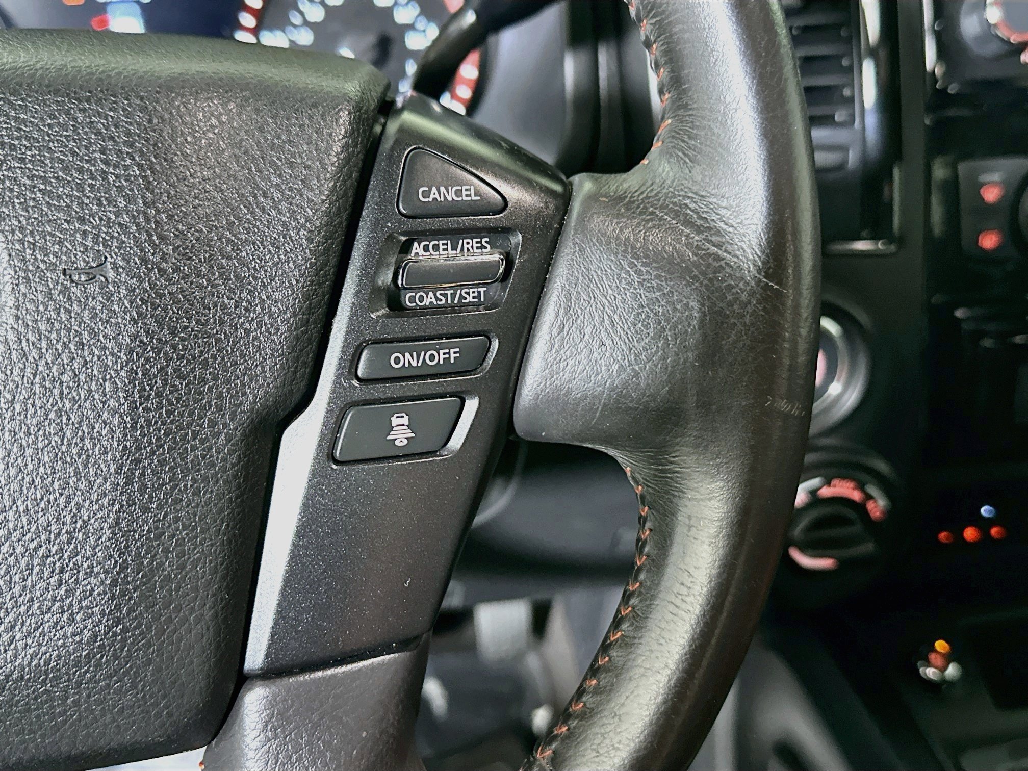 Used 2023 Nissan Titan PRO-4X w/ Pro-4x Convenience Package AWD/4WD image 17