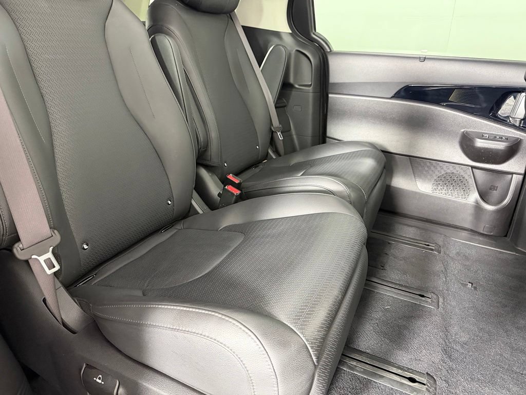 Used 2025 Kia Carnival SX Prestige FWD image 21