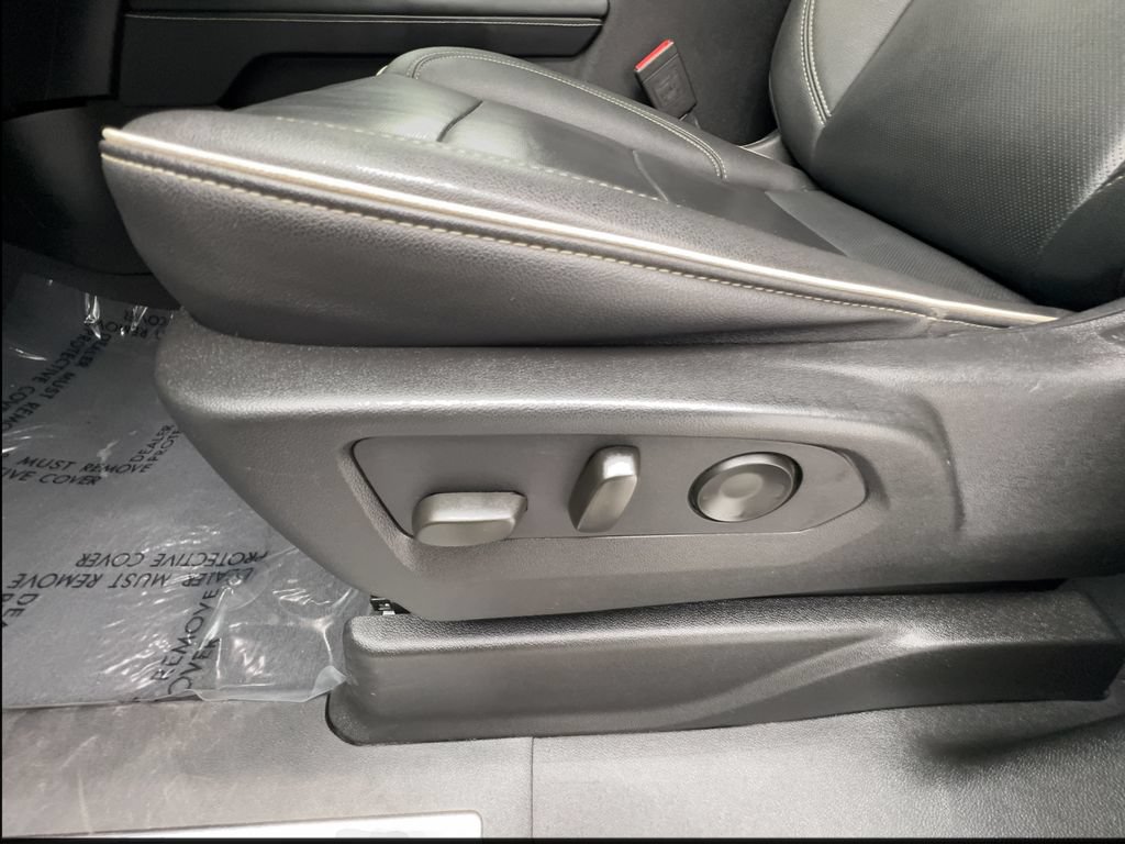 Used 2024 GMC Yukon SLT RWD image 20