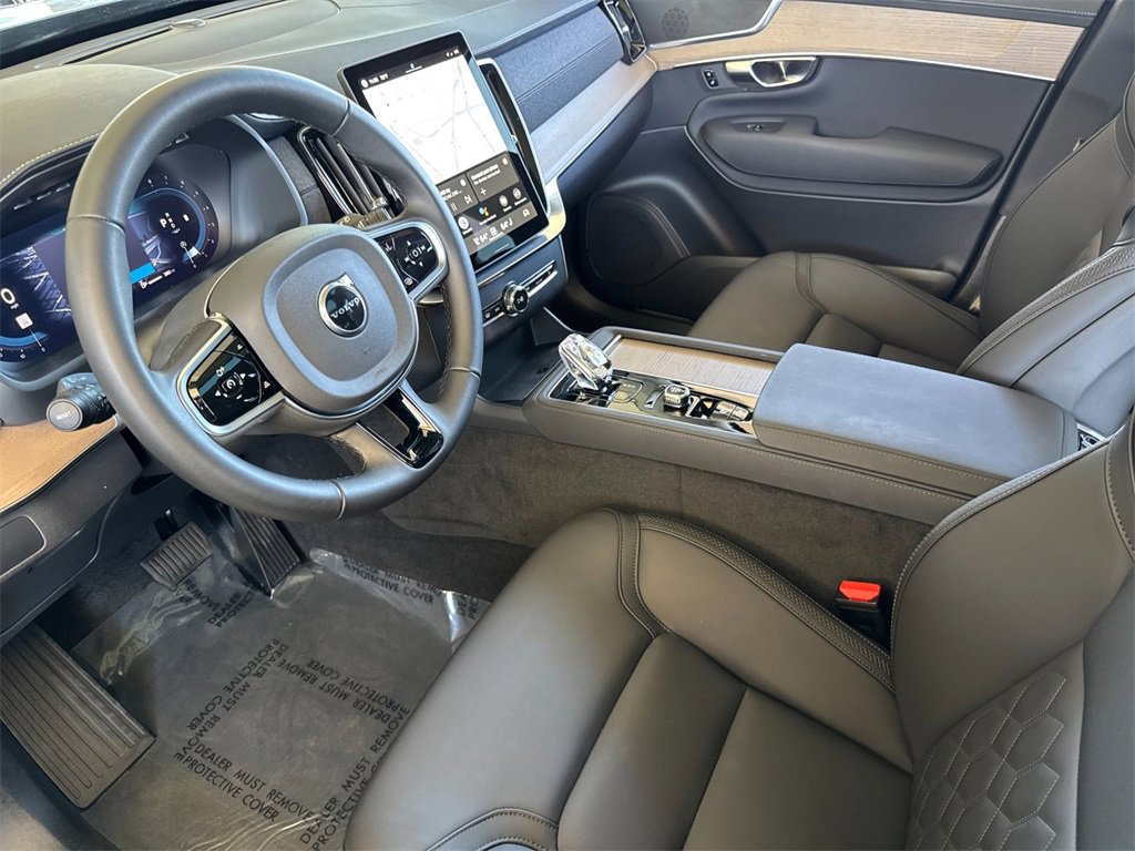 Certified 2025 Volvo XC90 B6 Plus image 9