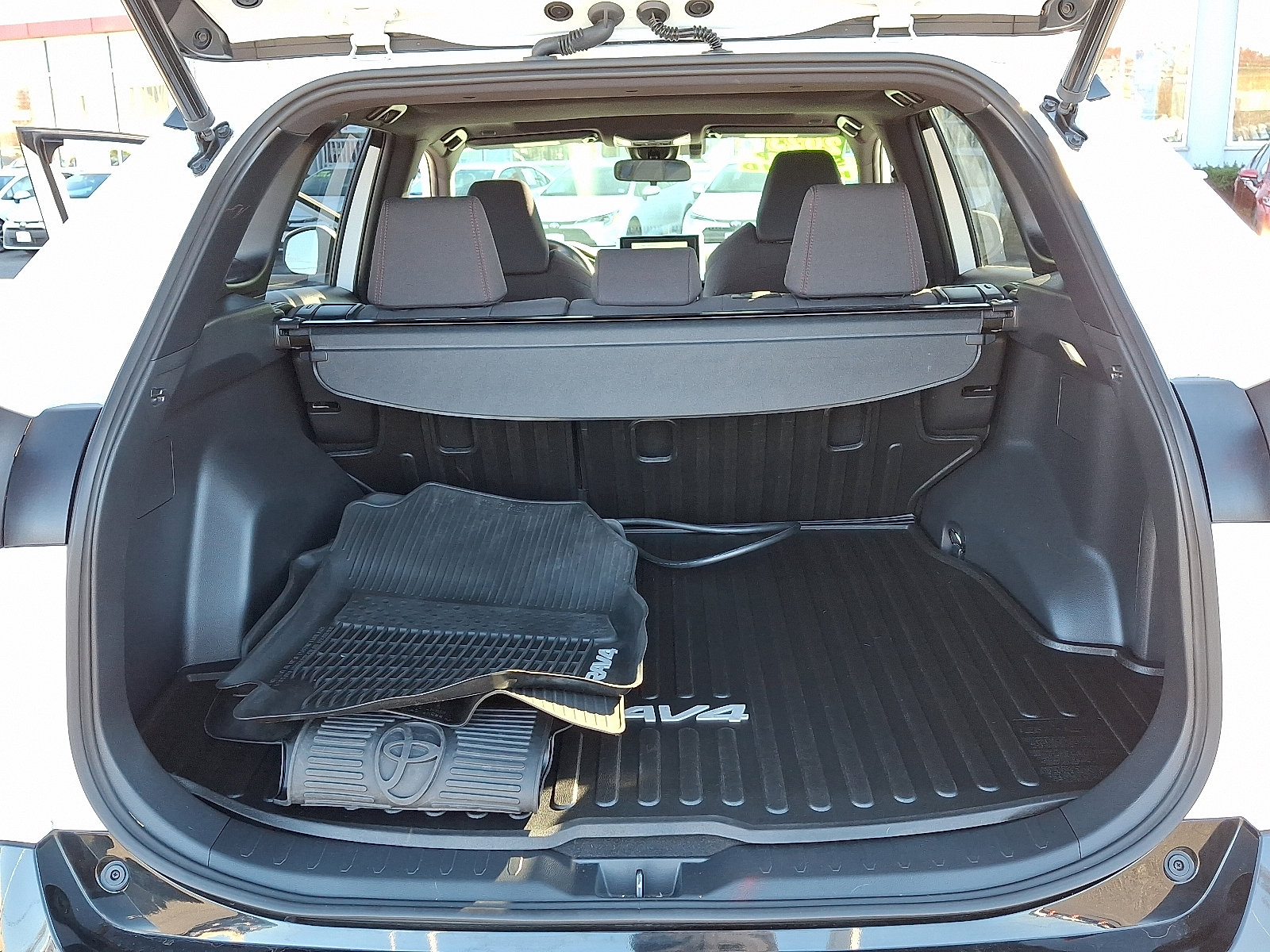 Certified 2023 Toyota RAV4 SE image 29