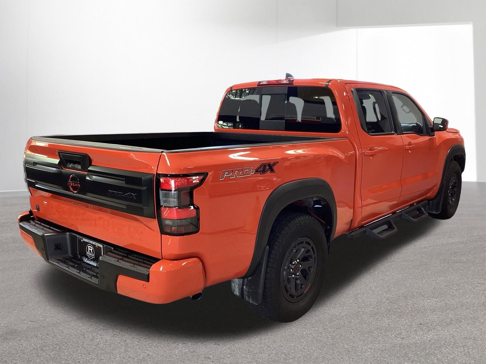 Used 2025 Nissan Frontier PRO-4X AWD/4WD image 5