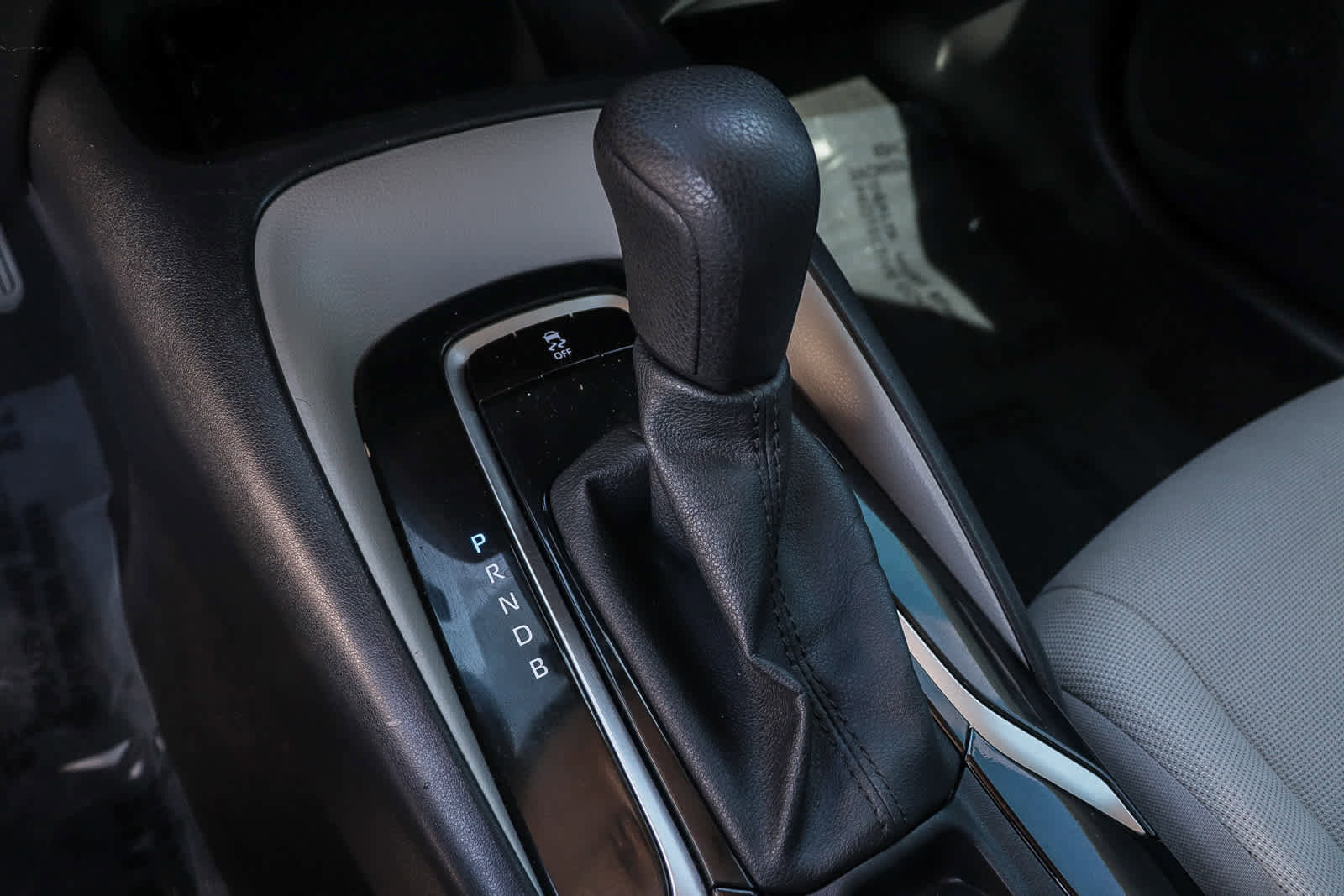 Used 2021 Toyota Corolla LE w/ Carpet Mat Package (TMS) image 19