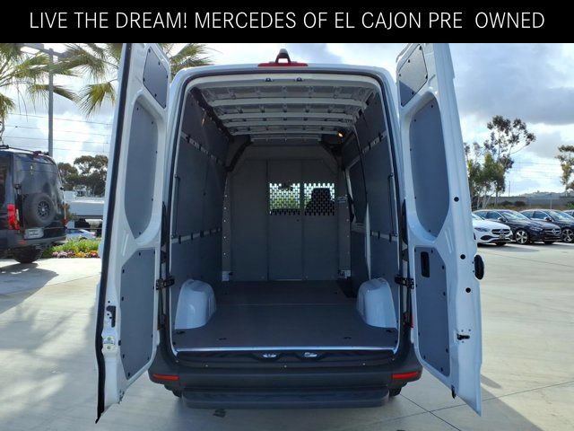Used 2025 Mercedes-Benz Sprinter 2500 image 20